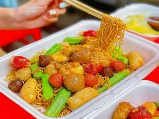 Hình ảnh Mì xào mắm tỏi - phần lớn