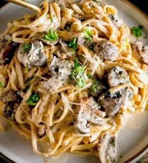 Hình ảnh Mỳ bò xay với xốt pesto xanh