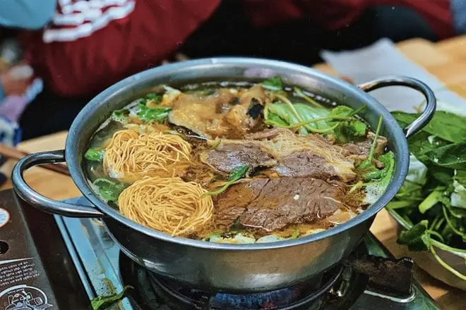 Hình ảnh Lẩu Bò Thập Cẩm Lớn Có Đuôi (4 người)
