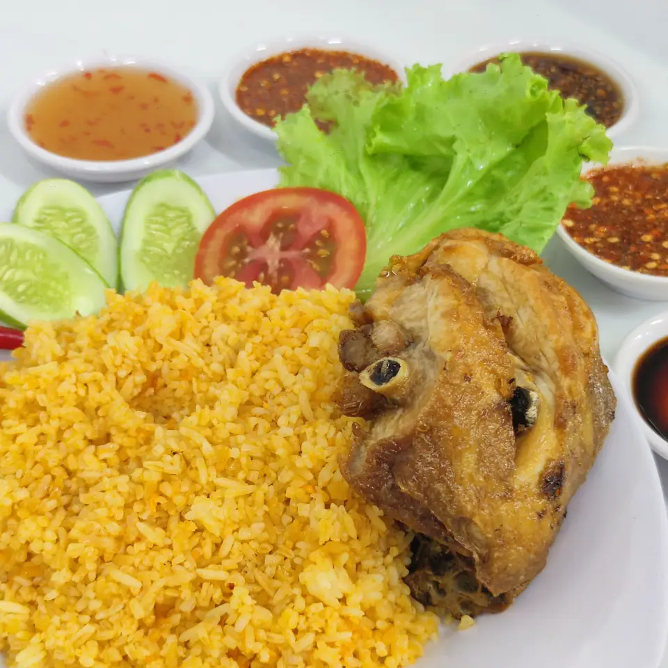 Hình ảnh Cơm Ức Gà Sốt Tứ Xuyên (Gà Nhúng Sốt)