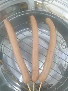Hình ảnh Xúc xích xông khói đặc biệt