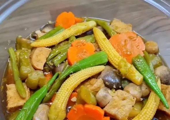 Hình ảnh Cơm phần nấm kho thập Cẩm chay 