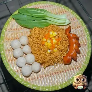 Hình ảnh Mì trộn Indomie - 9 cá viên - xúc xích