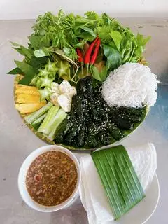 Hình ảnh Bò lá lốt nướng cuốn bánh tráng - phần 2 người