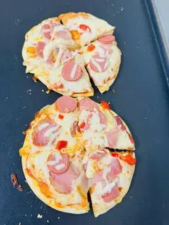 Hình ảnh pizza xúc xích