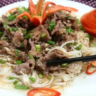 Hình ảnh Cơm bò xào Nấm kim