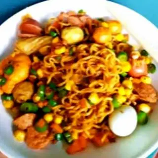 Hình ảnh Mì trộn thập cẩm nhiều mì