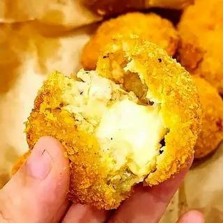 Hình ảnh Bánh gà phomai 3c