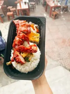Hình ảnh Cơm tấm thịt xá xíu chả