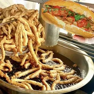Hình ảnh Bánh Mì Chả Cá - Đặc Biệt