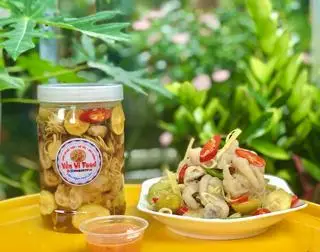 Hình ảnh Chân Gà Rút Xương Ngâm Sả Tắc (900Gr tổng thể)