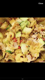 Hình ảnh Chân gà xả tắc rút xương mix xoài hoặc cóc và sốt chấm