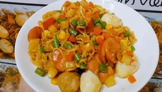 Hình ảnh Mì trộn thập cẩm
