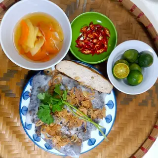 Hình ảnh Bánh cuốn suất quốc dân kèm chả quế 