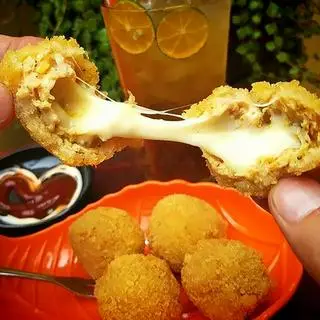 Hình ảnh Bánh gà phomai 5c