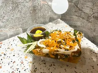 Hình ảnh Bánh Tráng Cuốn Cam KHÔ GÀ