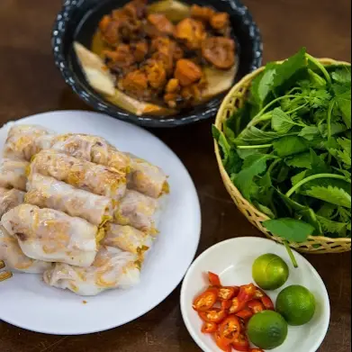 Hình ảnh Bánh cuốn nhân hành chả lẫn 