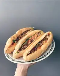 Hình ảnh Bánh mì pate trứng ruốc hành 