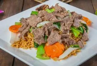 Hình ảnh Mì xào bò (2 vắt)