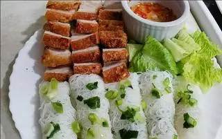 Hình ảnh Bánh hỏi heo quay
