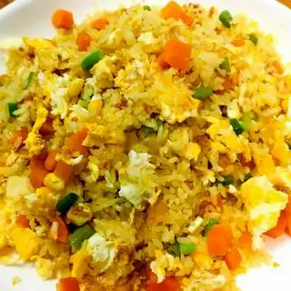 Hình ảnh Cơm chiên Trứng( có từ 9h sáng )