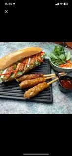 Hình ảnh Bánh Mì Nem Nướng + Trứng