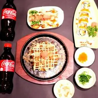Hình ảnh Combo 5 - 6 viên Takoyaki mix 3 vị - Okonomiyaki Bò Phô Mai - Sushi Uramaki Trứng Cá Lươn - 2 Pepsi