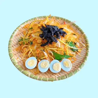 Hình ảnh Bánh tráng khô bò đen trứng cut 