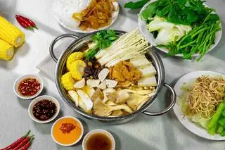 Hình ảnh Lẩu nấm 3người 