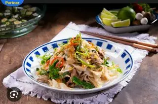 Hình ảnh hủ tíu xào bò + Trứng