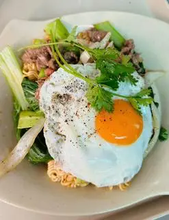 Hình ảnh mì xào bò trứng 