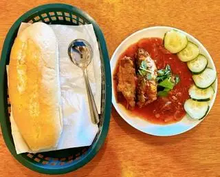 Hình ảnh Bánh mì cá mồi