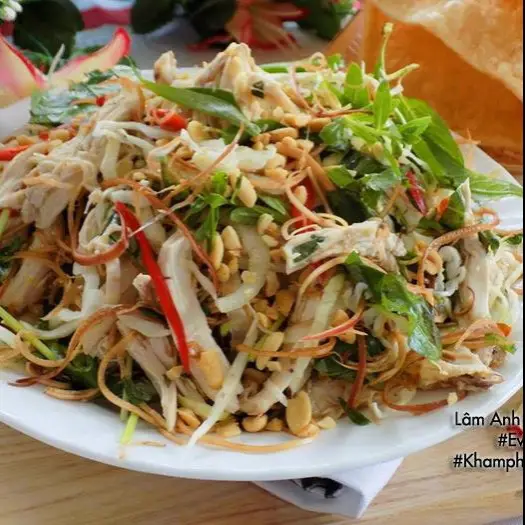 Hình ảnh gà ta nữa con chặt  trộn gỏi(kèm 1 phần cháo)