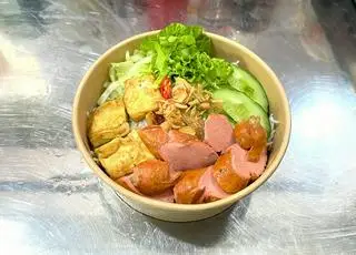 Hình ảnh Bún Trộn Xúc Xích 