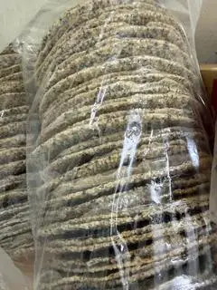Hình ảnh Bánh đa vừng đen gói 2 cái