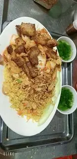 Hình ảnh Cơm rang ba chỉ kim chi