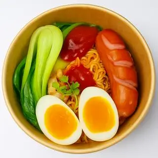 Hình ảnh Mì trộn xúc xích - trứng 