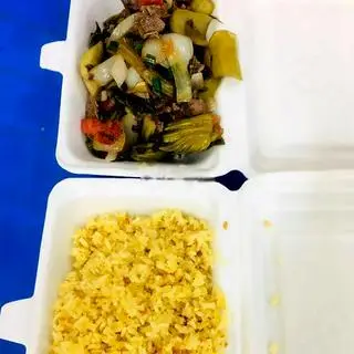 Hình ảnh Cơm chiên dưa bò ( có từ 9h sáng )