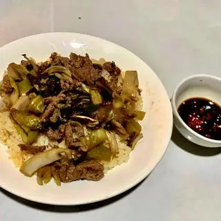 Hình ảnh Cơm chiên + bò xào cải chua