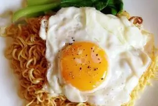 Hình ảnh Mỳ Xào Trứng 