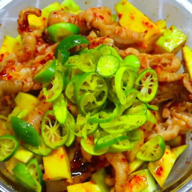 Hình ảnh 300gr. chân gà ủ muối sốt thái