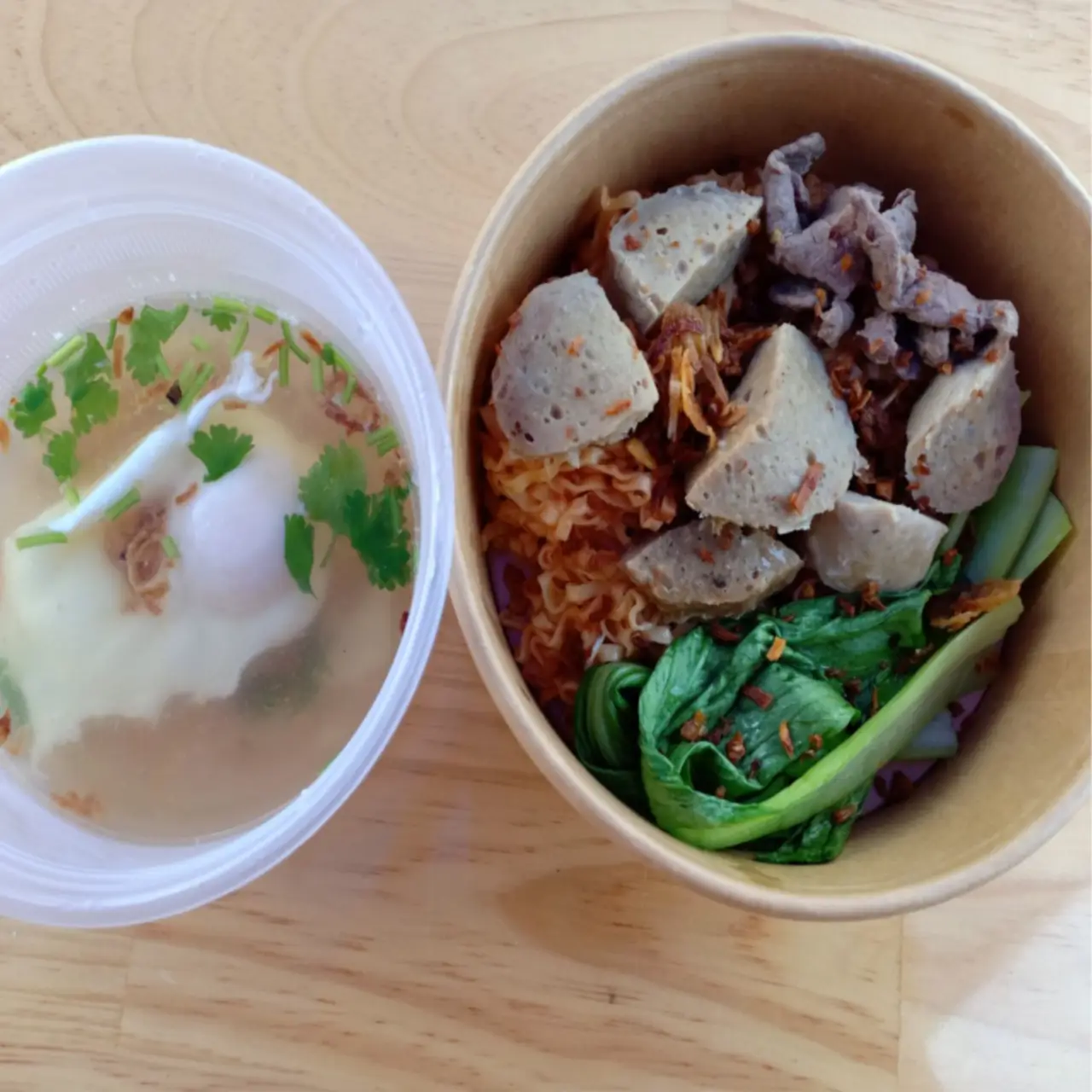 Hình ảnh Mì trộn thịt bò - bò viên - súp trứng