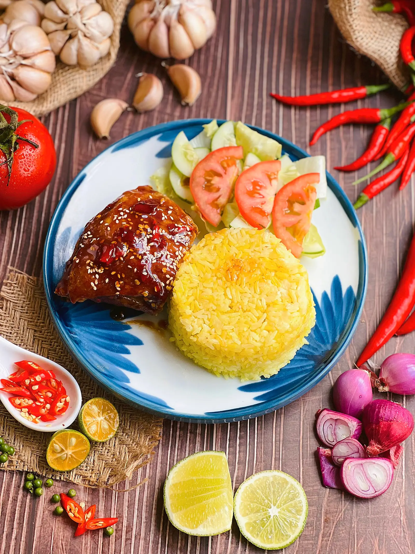 Hình ảnh Cơm Gà Sốt Chua Cay Nhỏ Mini