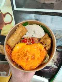 Hình ảnh Bún thịt xào - tàu hủ - chả - trứng