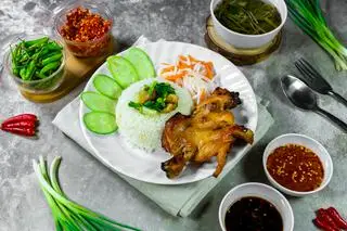 Hình ảnh Cơm Gà Nướng - Đùi
