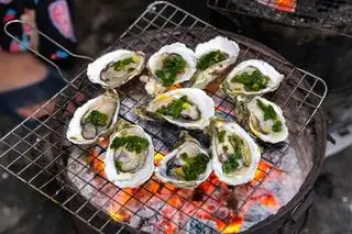Hình ảnh Hàu Nướng mỡ hành 6 con