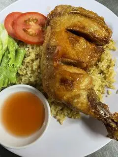 Hình ảnh Cơm chiên đùi gà góc tư + sting 