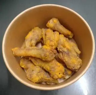 Hình ảnh Chân gà lắc phô mai muối