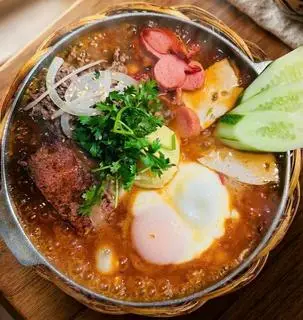 Hình ảnh Bánh Mì Chảo Bò Đặc Biệt (1 Bánh Mì)
