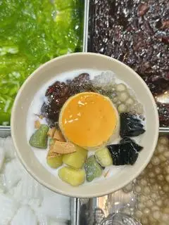 Hình ảnh Chè khoai dẻo đậu đỏ caramen